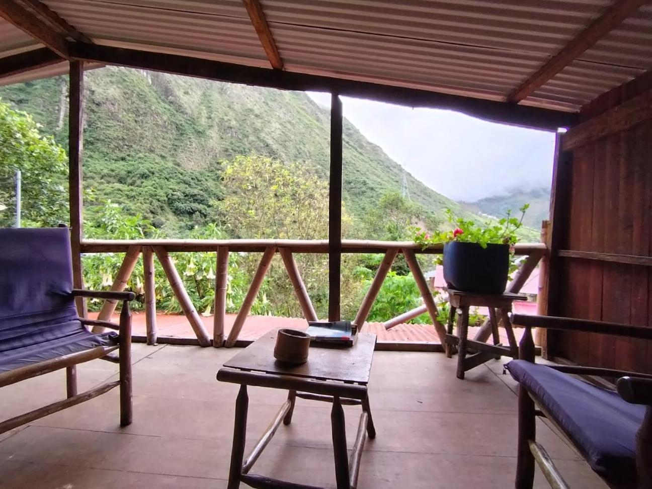 Hostel Samana Wasi Chaullay クスコ エクステリア 写真